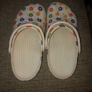 Flower crocs